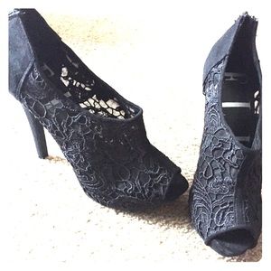 Dressy Lace mesh platform peep toe bootie